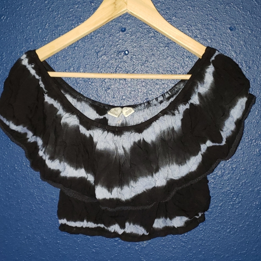 Off the shoulder tiedye crop top